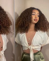 53.6K vind-ik-leuks, 365 opmerkingen - Samira Ahmed (@iamsamiira) op Instagram: 'getting used to this new hair'