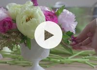 Flower arranging tutorial. Great, quick, beautiful video on how to make a lovely natural arrangement.