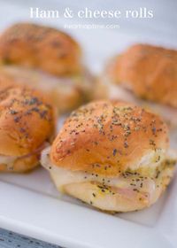 This "fancy" ham and cheese roll recipe is one you'll want to use the day after Christmas. I know you're probably thinking... ham and cheese rolls? Really? I promise this fun twist makes them absolutely delicious! http://www.iheartnaptime.net/ham-and-cheese-rolls/ YUM! #recipes