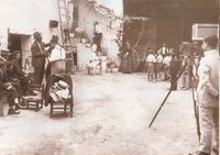 EL CINE Y OTROS ESPECTACULOS: Después del éxito de mi Álvares, Thous comenzó el rodaje de Moros y Cristianos, otra zarzuela escrita por el propio director con música del maestro José Serranos.