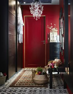 93 Best Red Walls Images Colors Interiors Colorful Peindre Son Couloir En Couleur L Astuce Déco Parfaite Pour Looker Intérieur Elle Décoration Entrywayikea Hallwayred Interior Designinterior