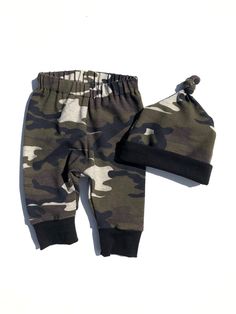 Neugeborene Baby Boy Kleidung Neu in der Crew 3pcs Outfits Strampler Hut Herbst Winter Camouflage Pants Sets