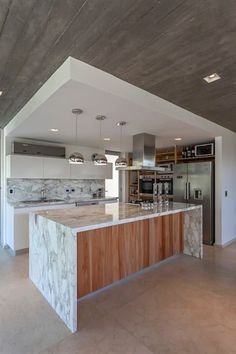 CASA HARAS: Cocinas de estilo moderno por ESTUDIO GEYA #ContemporaryKitchens Modern Kitchen Design, Decoracion De Interiores, Kitchen Cabinet Design, Kitchen Remodel, Contemporary Kitchen Cabinets