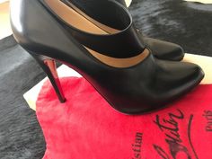 Christian Louboutin Porciones Párrafo corto Christian Louboutin Porciones Párrafo corto
