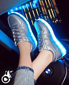 OUTERDO Clip LED Lumineux pour Chaussures pour Course Cyclisme Marche Sécurité dAvertissement LED Chaussures Clip Jogging OUTERDO Clip LED Lumineux pour Chaussures pour Course Cyclisme Marche Sécurité dAvertissement LED Chaussures Clip Jogging