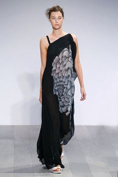 See the complete Akira Australia Resort 2017 collection.