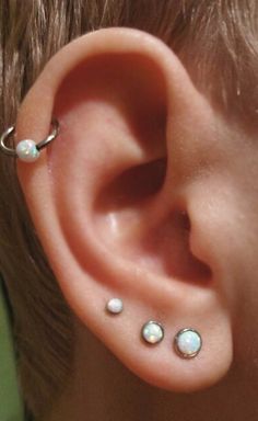PiercingJ 2pcs 5MM Czech Crystal Ball 16G 1//4 Stainless Steel Pin helix Cartilage Tragus Ear Lobe Barbell Stud Earring Many Colors Available