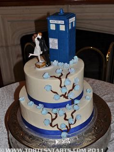 Doctor Who Cake Topper Yahtzee Tardis My Tardis Wedding Cake At Thornewood Castle By Tortes N Tarts
