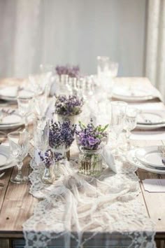 40 Most Charming Lavender Wedding Ideas Lavender Wedding Decor Ideas Are Very Exquisite And Beautiful Subtle Shades Look Great In The Hall Decoration Table Setting
