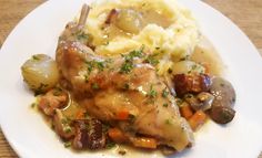 Moi J Aime Beaucoup Le Lapin Ce Doit Etre Dans Mes Genes Mon Grand Papa Adorait Cuisiner Le Lapi Recette De Plat Les Recettes De Virginie Cuisine Et Boissons
