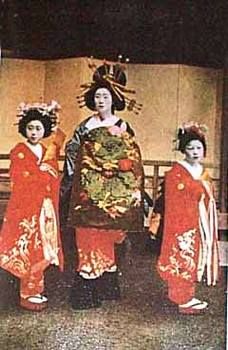 新吉原遊廓 角海老楼 白縫花魁の画像 続々 たそがれ日記 古い写真 写真 歴史的な写真 新吉原遊廓 角海老楼 白縫花魁の画像 続々 たそがれ日記 古い写真 写真 歴史的な写真
