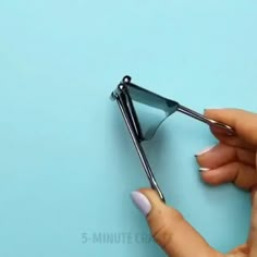 #ideas #tips #crafts #foods #slimes #videos #amazing #instagood #instagram #hacks #tricks #creatives Simple Life Hacks, Hacks Diy, Useful Life Hacks, House Hacks, Crafts Hacks, Diy Home Crafts, Diy Arts And Crafts