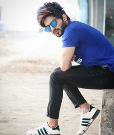 Stylish looking boy video Stylish looking boy photos