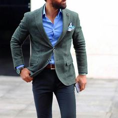 Les 200+ meilleures images de Mode homme | Look chic en 2020 Col roulé porté avec une veste en tweed #look #mode #homme
