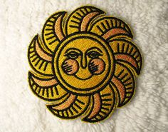 Aufnäher // Bügelbild gelb 7,4 x 6,3 cm Sonne Tattoo Patches Aufbügeln
