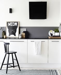 kueche minimalistisch wohnen esstisch theke barhocker helles holz kueche minimalistisch wohnen esstisch theke barhocker helles holz