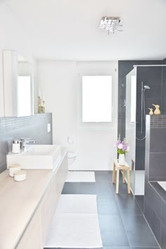 Einblick... Stylish Bathroom, Rustic Bathroom, Bathroom Grey, Laundry In Bathroom