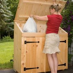 Outdoor Wooden Garbage Can Storage Bin Provide Attractive