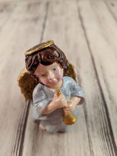 Faith Angel Hebrews 11:1 6 x 3.5 inch Resin Stone Table Top Figurine