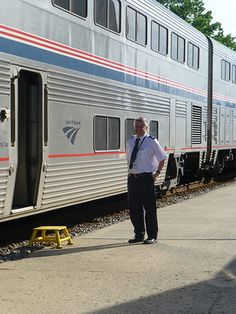 5 Tips For Long Haul Us Train Travel Amtrak Trains Pinterest Amtrak Empire Builder Sleeping Car Service From Chicago To Seattle Review Splash Magazines Los Train Traveltrain