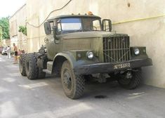 KIT TAKOM INTERNATIONAL 1//35 n° 2016 CAMION SOVIETIQUE KrAZ-260
