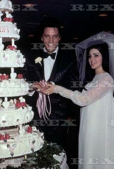 The 1348 Best Handsome Robert Sean Leonard Images On Pinterest In Handsome Robert Sean Leonard Elvis And Priscilla Presley Graceland Celebrity S Rock