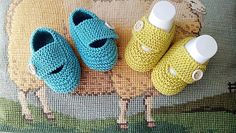 Ravelry: Chunky Baby MJ's pattern by Verde Celadon. Very easy to knit, very quick and they fit nicely the baby’s feet