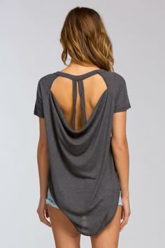 How To Cut A Shirt 17 Cute Ways Diys Pinterest Diy Cut Tshirts Shirts Tshirt Dress Distressed Clothes Roupas