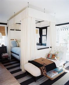 schlitten schlafzimmermöbel sleigh bed 13 ways to rethink the foot of your bed wohnungseinrichtung schlafzimmerromantische 15 besten schlafzimmer bilder auf pinterest schlitten schlafzimmermöbel sleigh bed 13 ways to rethink the foot of your bed wohnungseinrichtung schlafzimmerromantische 15 besten schlafzimmer bilder auf pinterest