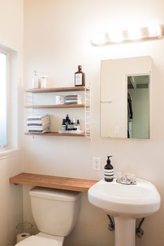 Over the toilet table A 1\ Over the toilet table A 1\