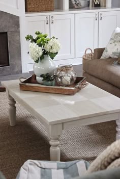 53 Coffee Table Decor Ideas That Don\'t Require a Home Stylist ... 53 Coffee Table Decor Ideas That Don\'t Require a Home Stylist ...