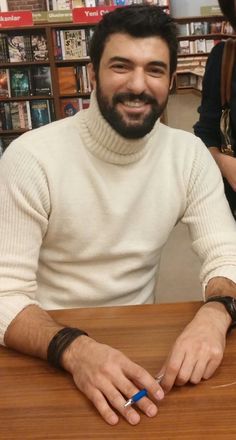 160 Ideas De Engin Akyurek En 2021 Que Guapo Hombres Guapos Fatmagul