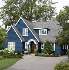 296 Best Exterior Color Schemes Images Paint Colors Combination Possible Shutter Color If White House Benjamin Moore 805 New York State Of Mind Via Lisa Mende Design