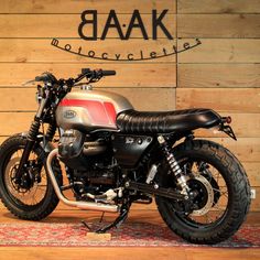 Selle Caferacer pour Moto Guzzi V7// Cafe Classic//Classic//Special//Stone Brun