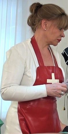 Mit Zwei Krankenschwestern In Latex Beim Gynäkologen Mit Zwei Krankenschwestern In Latex Beim Gynäkologen