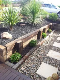 ORIGINAL AND COST-EFFECTIVE DIY RETAINING IDEAS FOR CREATIVE LANDSCAPING