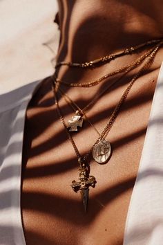 Classic Lolita Antique Bronze Alice in Wonderland Relic Rosary Choker Necklace
