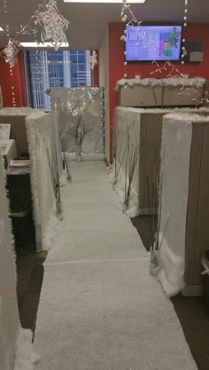 office christmas themes candy cane winter wonderland christmas cubicle decorations desk office decor contest pinterest office christmas themes candy cane winter wonderland christmas cubicle decorations desk office decor contest pinterest
