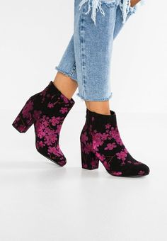De 10+ beste afbeeldingen van schoenen | schoenen, korte De 10+ beste afbeeldingen van Schoenen | schoenen, bruine