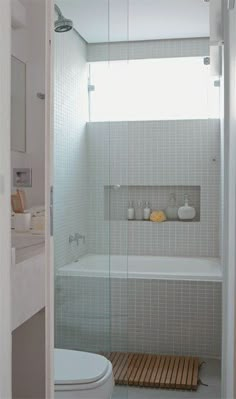 small bathroom remodel ideas Tiny Bathroom, Bathroom Shower, Bathroom Design, Bathroom Space, Shower Niche