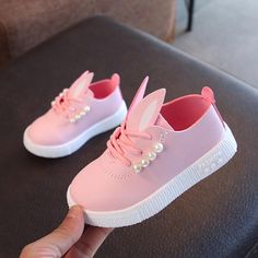 FLYFREE Kids Slippers with Flyknit Upper Cute Pig Indoor Outdoor Sandals Slip On