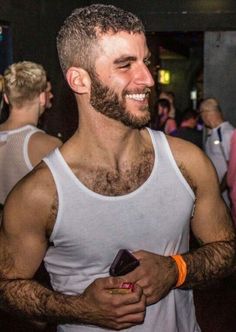 Razza RAW porno gay