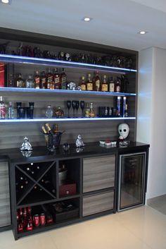 Hanging Stack Bar With Gl Shelveirror Wall Liquor Fotos De Decoração Design Interiores E Reformas
