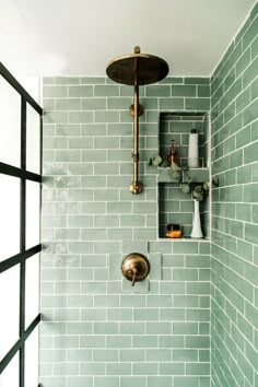 Small Bathroom Tile ideas Small Bathroom Tile Ideas, Simple Bathroom Designs, Pretty Bathrooms, Amazing Bathrooms, Modern Bathroom, Bathroom Storage, Minimalist Bathroom, Luxury Bathroom, Trendy Bathroom