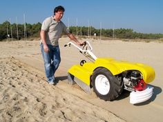 Beach Cleaning Machine Scamsrl On Pinterest Beach Cleaner Clean Machine Cleaning Equipment Product Design Seaweed Robot Shells Conch