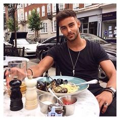 Lunch dating london