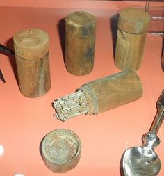 https://i.pinimg.com/236x/1a/23/a8/1a23a8e0fa9165ac1832aab58cc7ea61--th-century.jpg