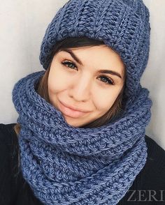 WEBSTA @ __zeri__ - Один из самых универсальных и любимых цветов в наличии!!! Могу отправить уже завтра почта или курьер в любой город Либо по СПб самовывоз или курьер и уже сегодня вечером комплект у вас Цена 4.500₽, снуд в один оборот и объёмная шапка! Для заказа в Директ, WhatsApp или Viber 89111003436