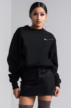 Champion Reverse Weave Crew Neck Script Logo Women's Sweatshirt in Black