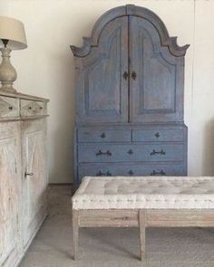 Swedish Style, Swedish Design, Refurbished Furniture, Furniture Makeover, Chalk Paint Furniture, Furniture Design, Swedish Furniture, Vintage Interior Design, French Decor